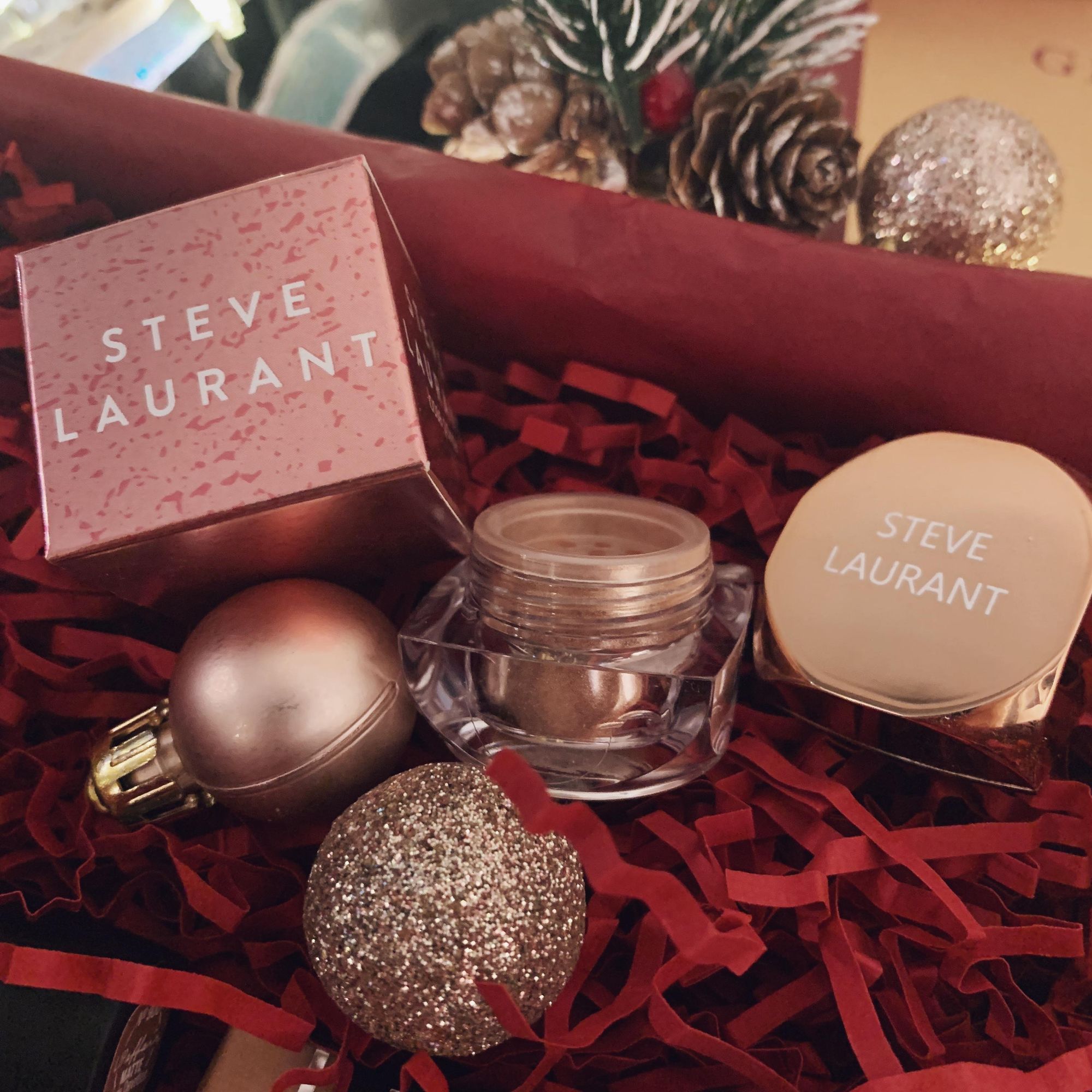 Steve Laurant Loose Powder Pigment - Glossybox Review Merry Metallics December 2019 - Miss Boux