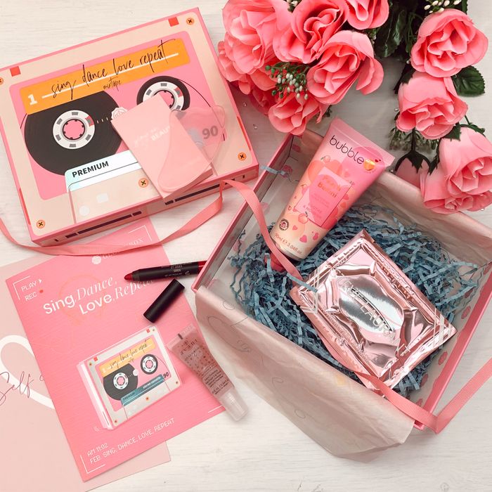 Pucker Up With The February Glossybox!